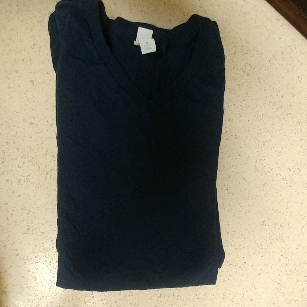 4 fruit of the loom v- neck shirt